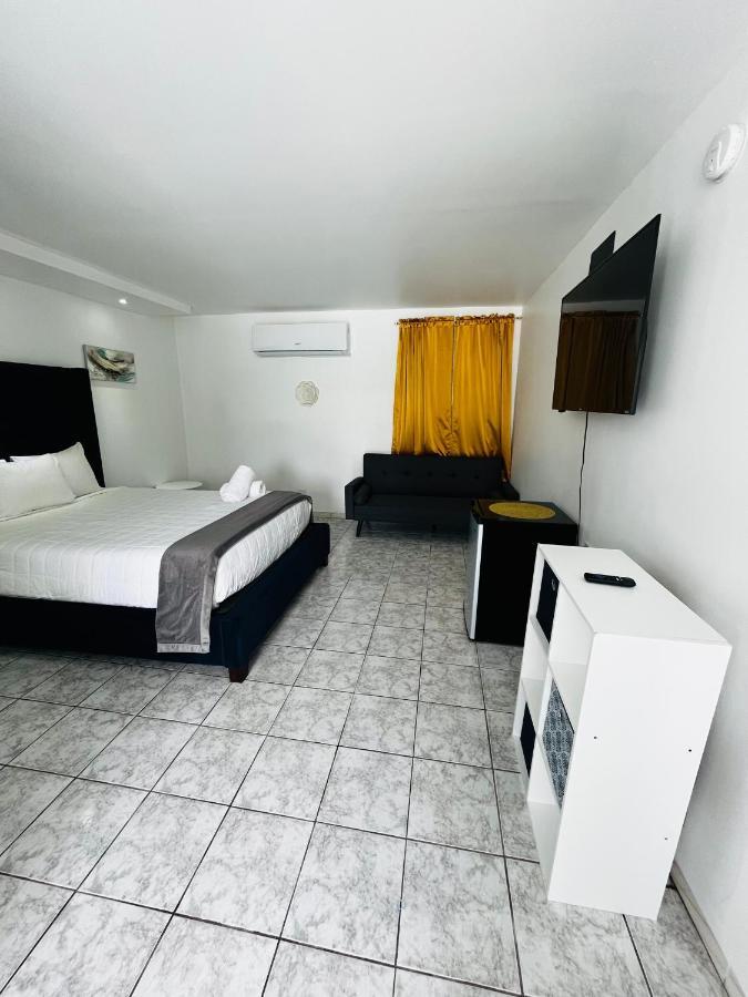 Douglas Highway Inn Hotel Cabo Rojo Exterior photo
