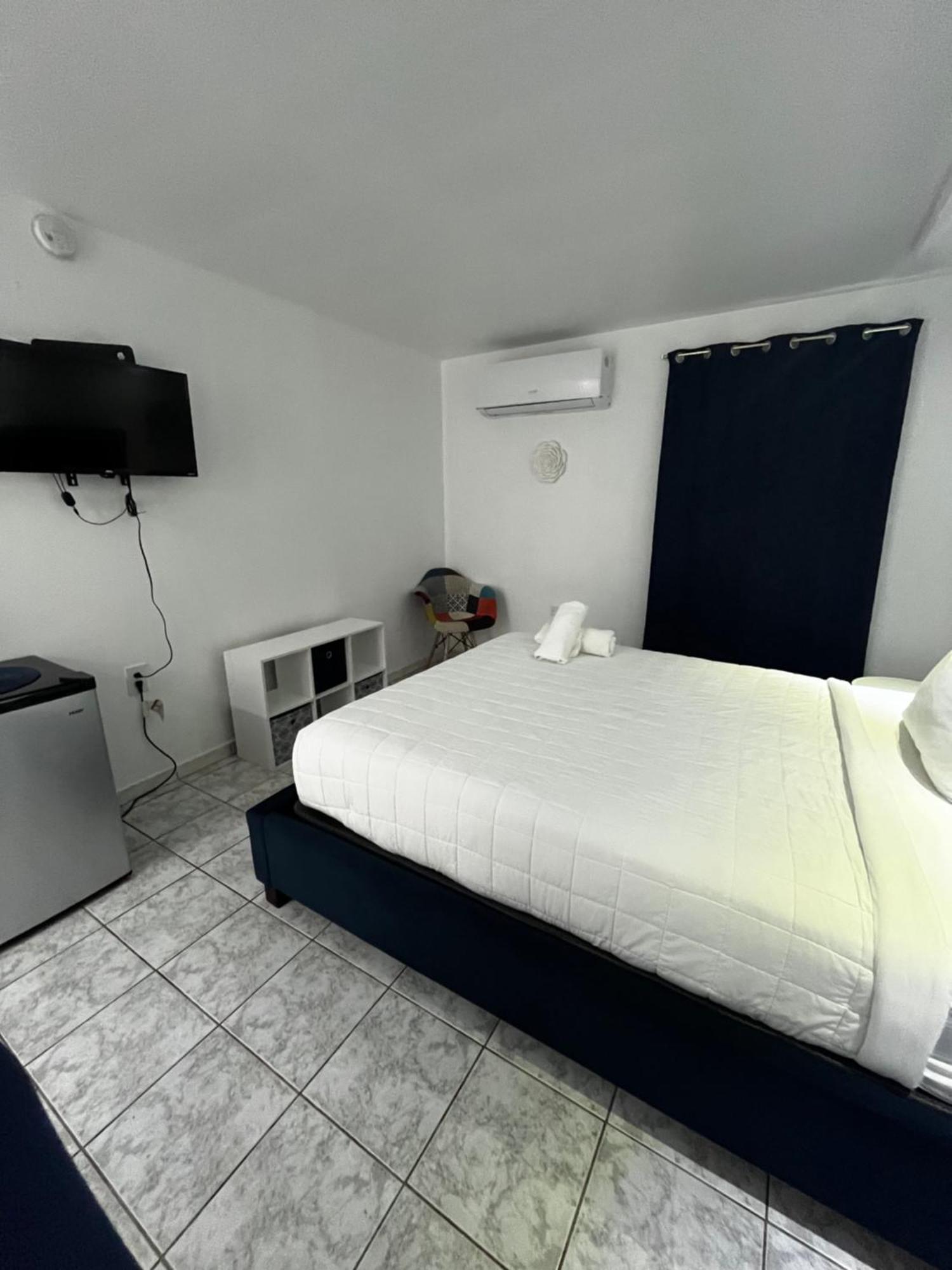 Douglas Highway Inn Hotel Cabo Rojo Exterior photo